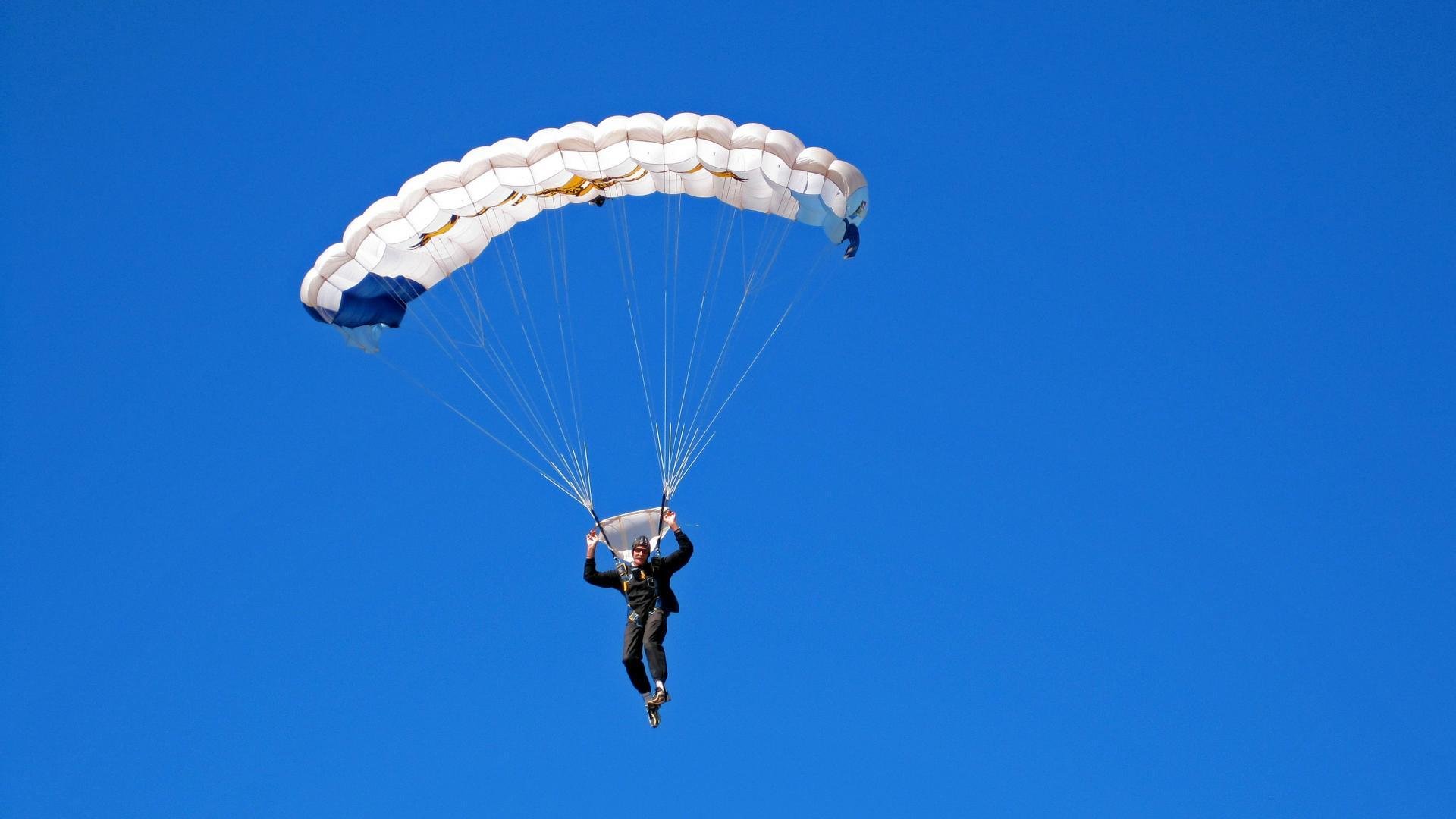 _自主研发智能跳绳：科技助力全民健身_，智能跳绳工作原理